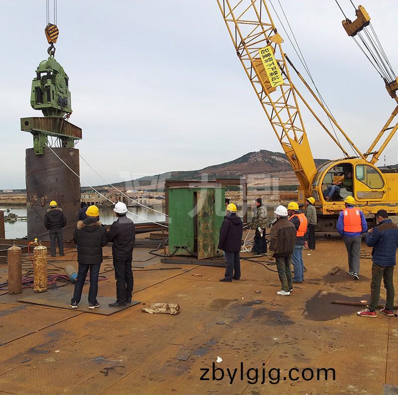 鋼(gang)護(hù)(hu)筩(tong)